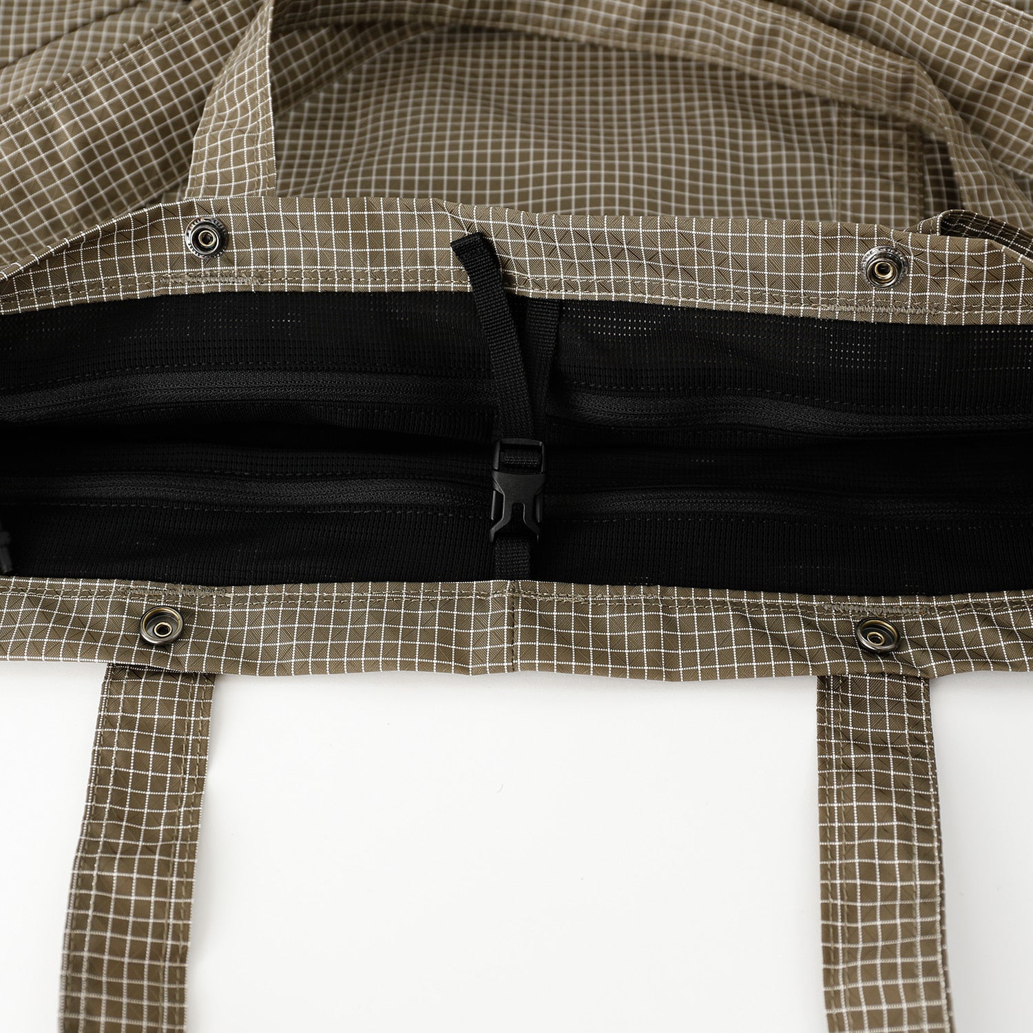 Trail Tote | Grid Khaki