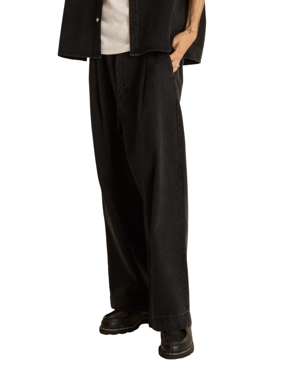 Oliver Denim Pleated Pant | Faded Black