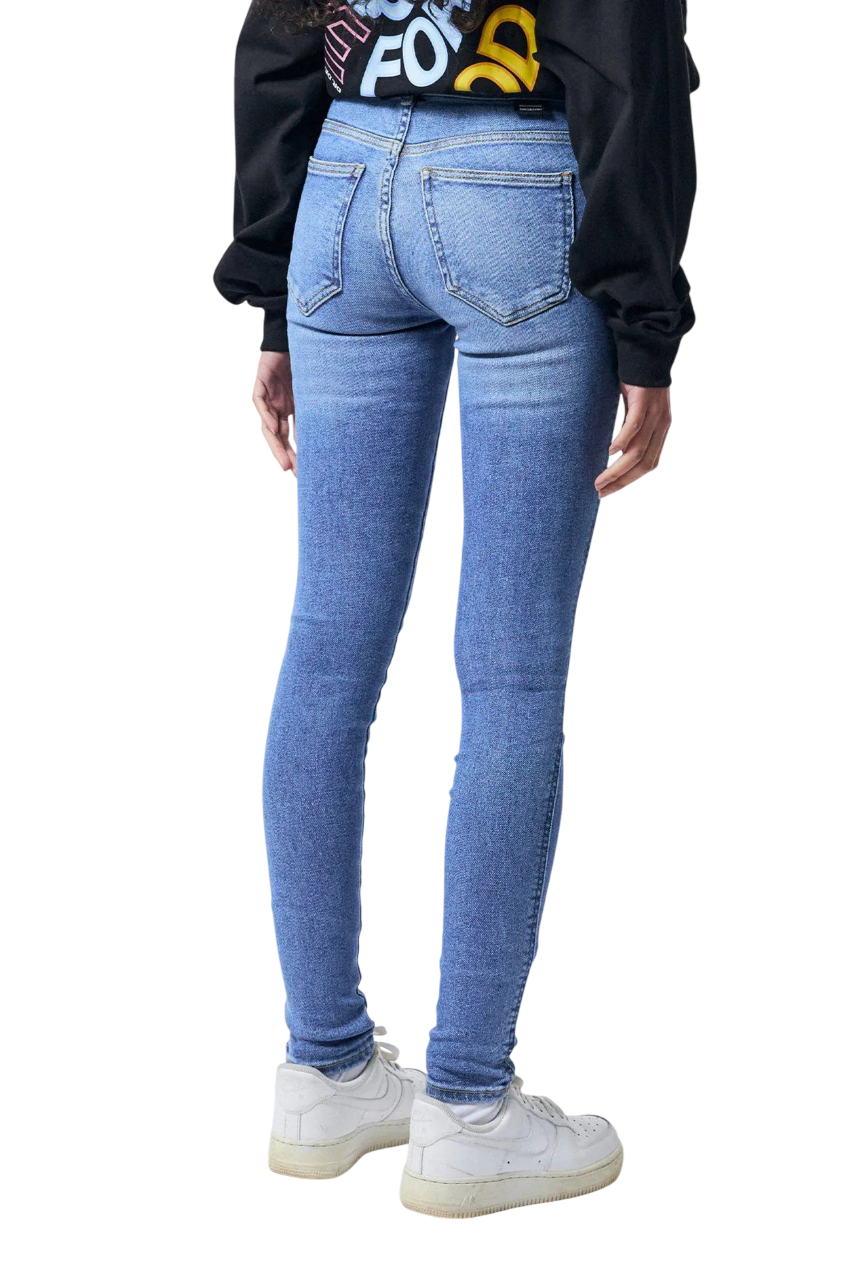 Lexy - Westcoast Sky Blue