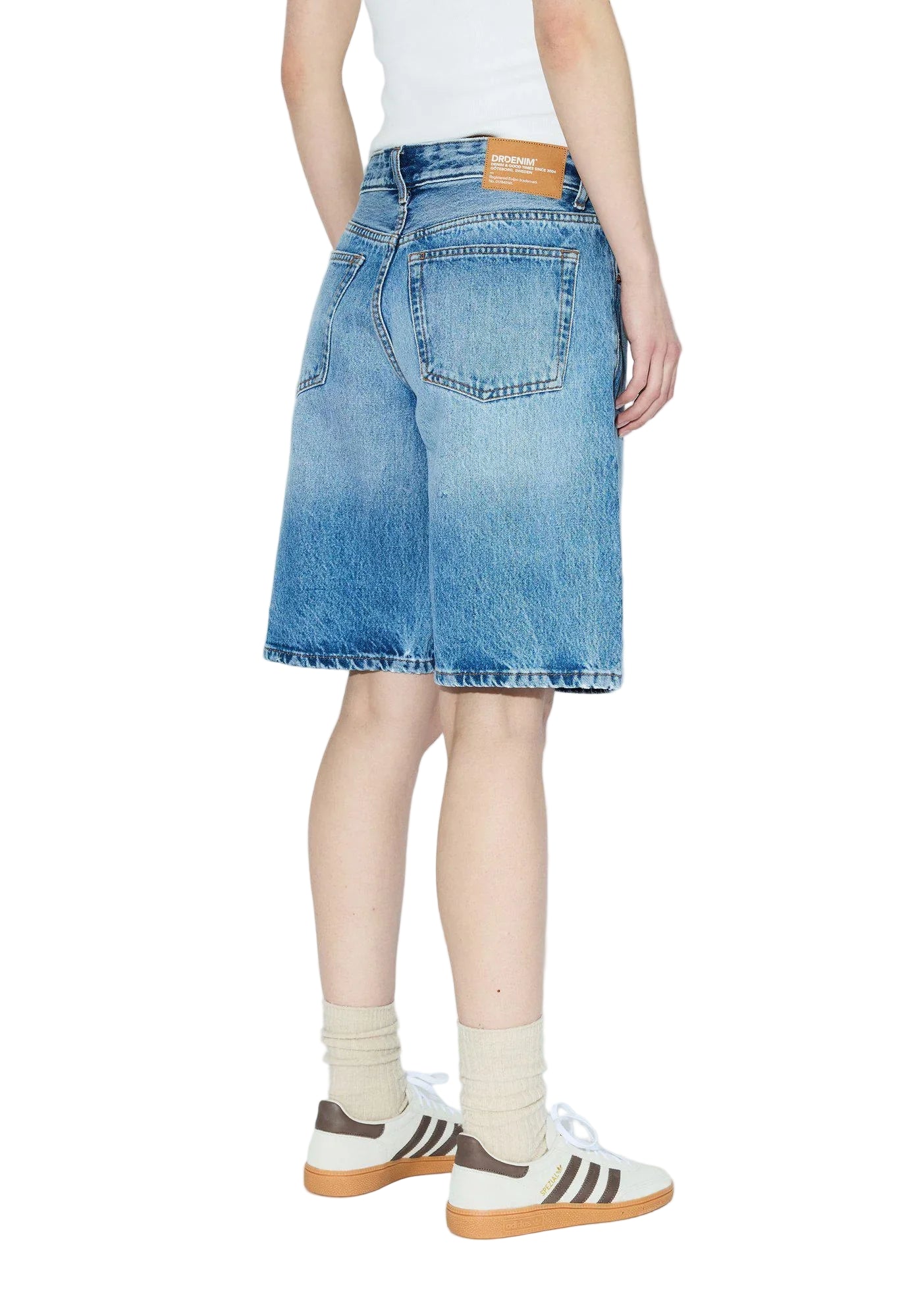 Lea Shorts - Stream Sky Fade