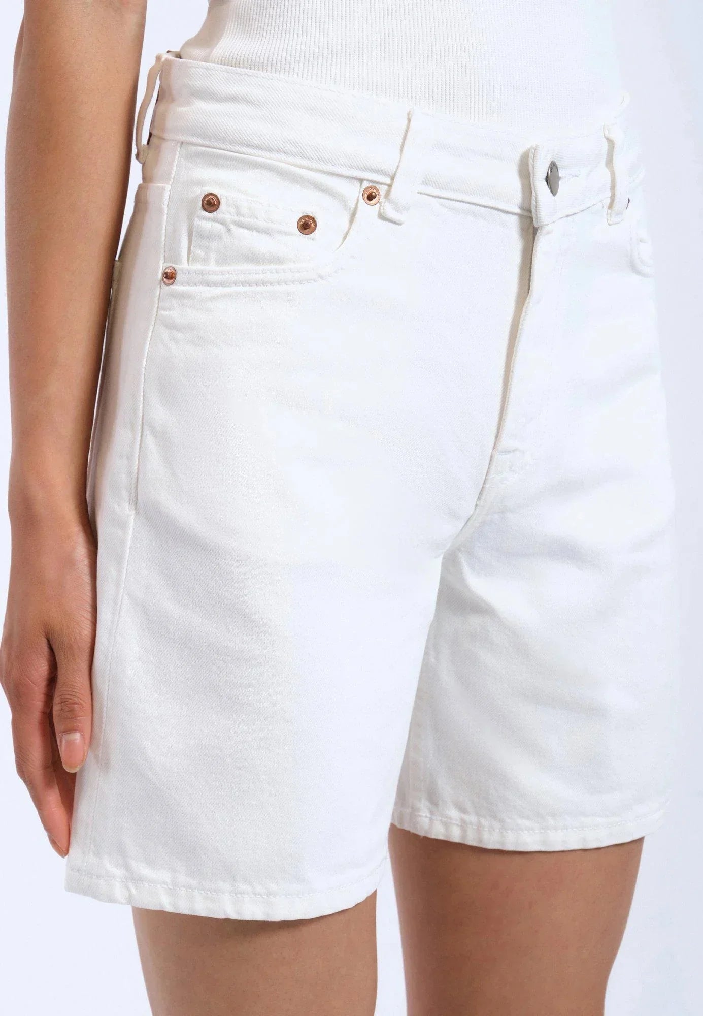 Arch Shorts - White