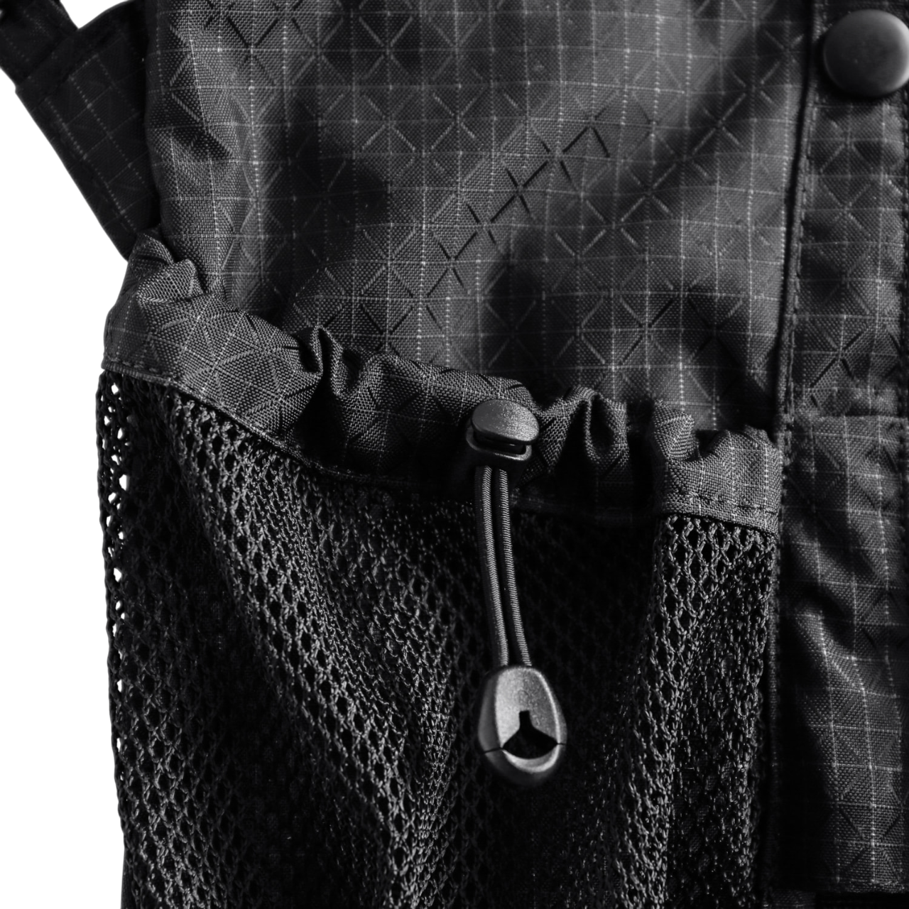 Seorak 5 Grid Mesh | Black