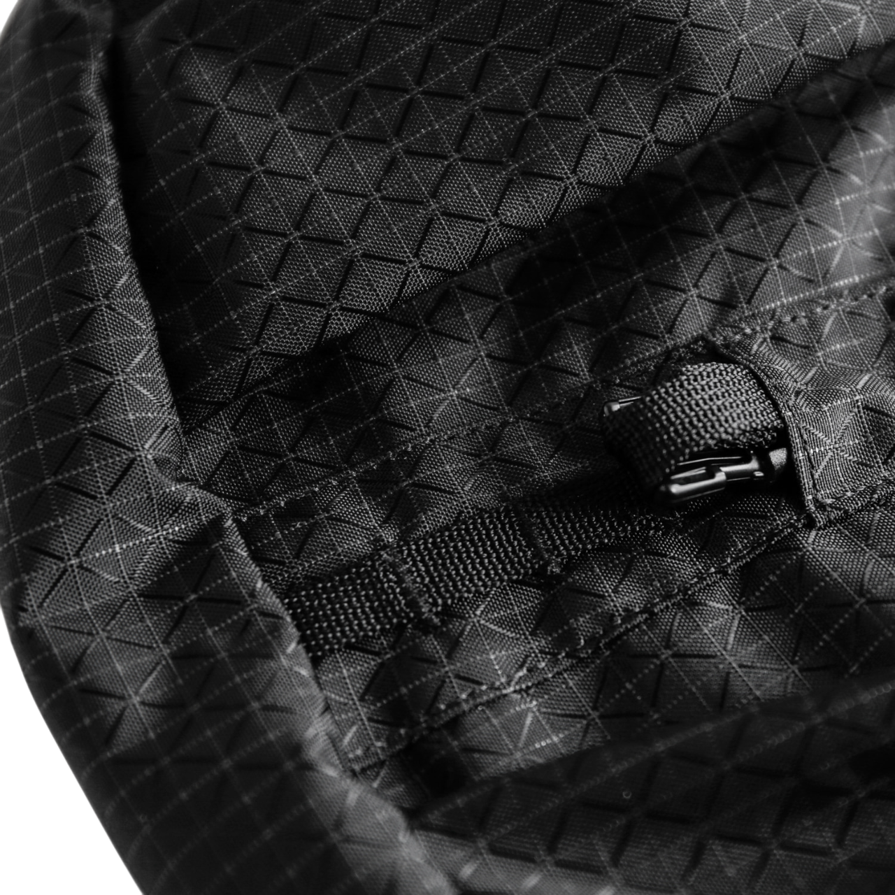 Seorak 5 Grid Mesh | Black