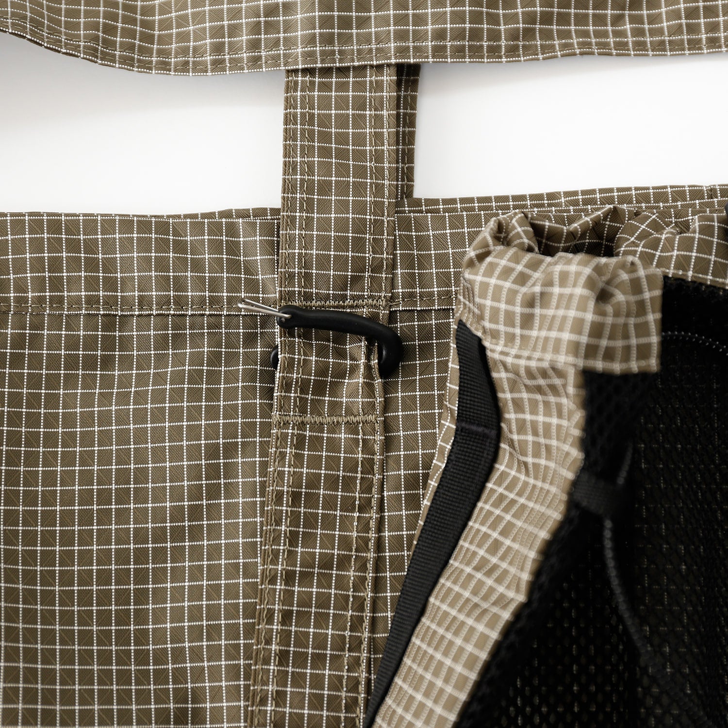 Trail Tote | Grid Khaki