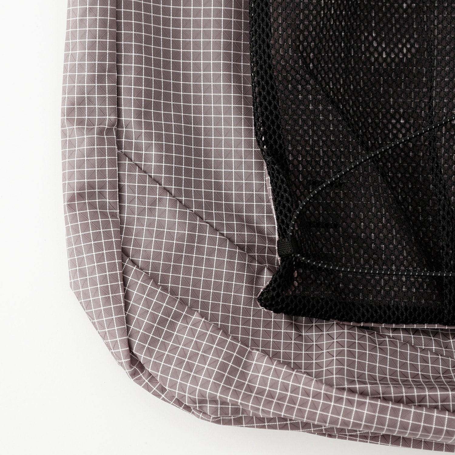 Trail Tote | Grid Red Bean