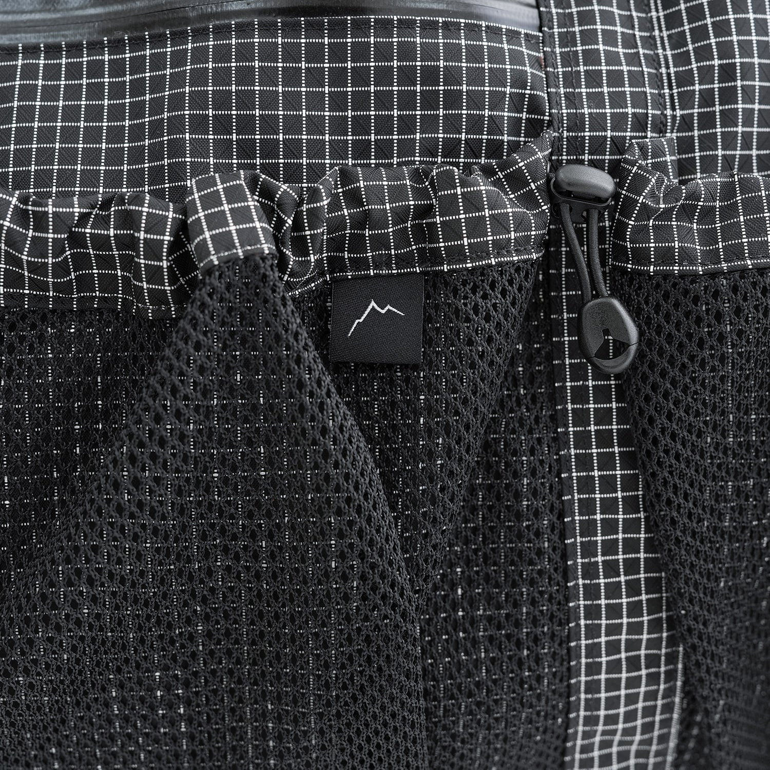 Race Bag (cayl grid) | Black