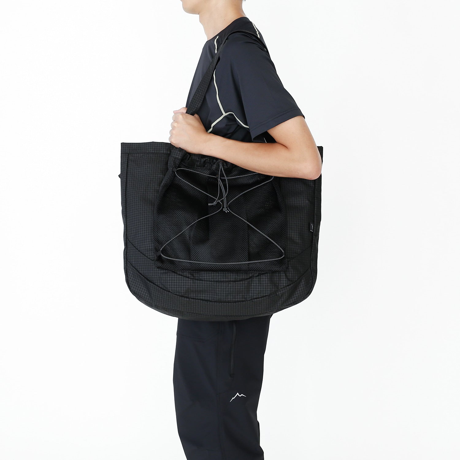 Trail Tote | Grid Black