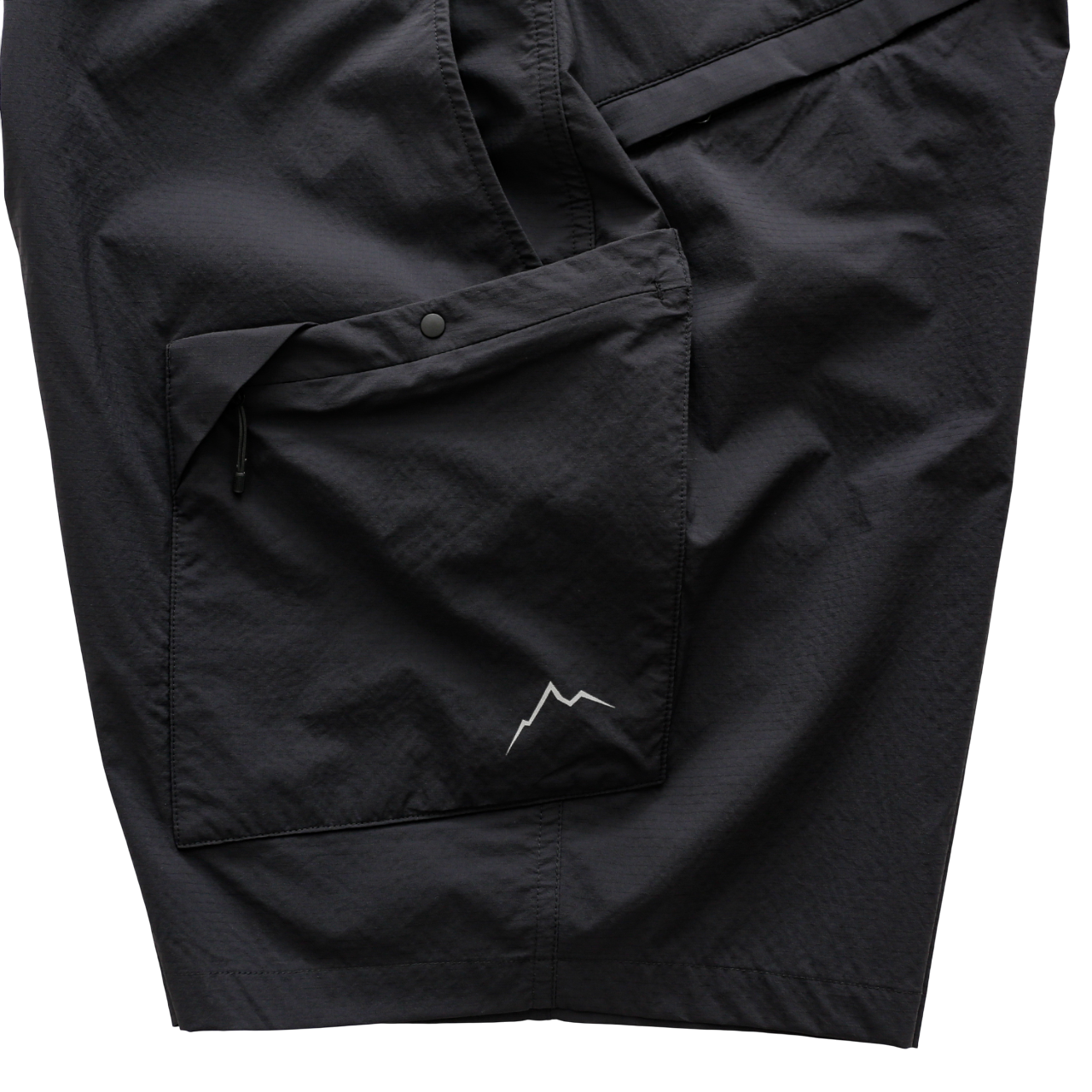 Light Cargo Shorts | Black