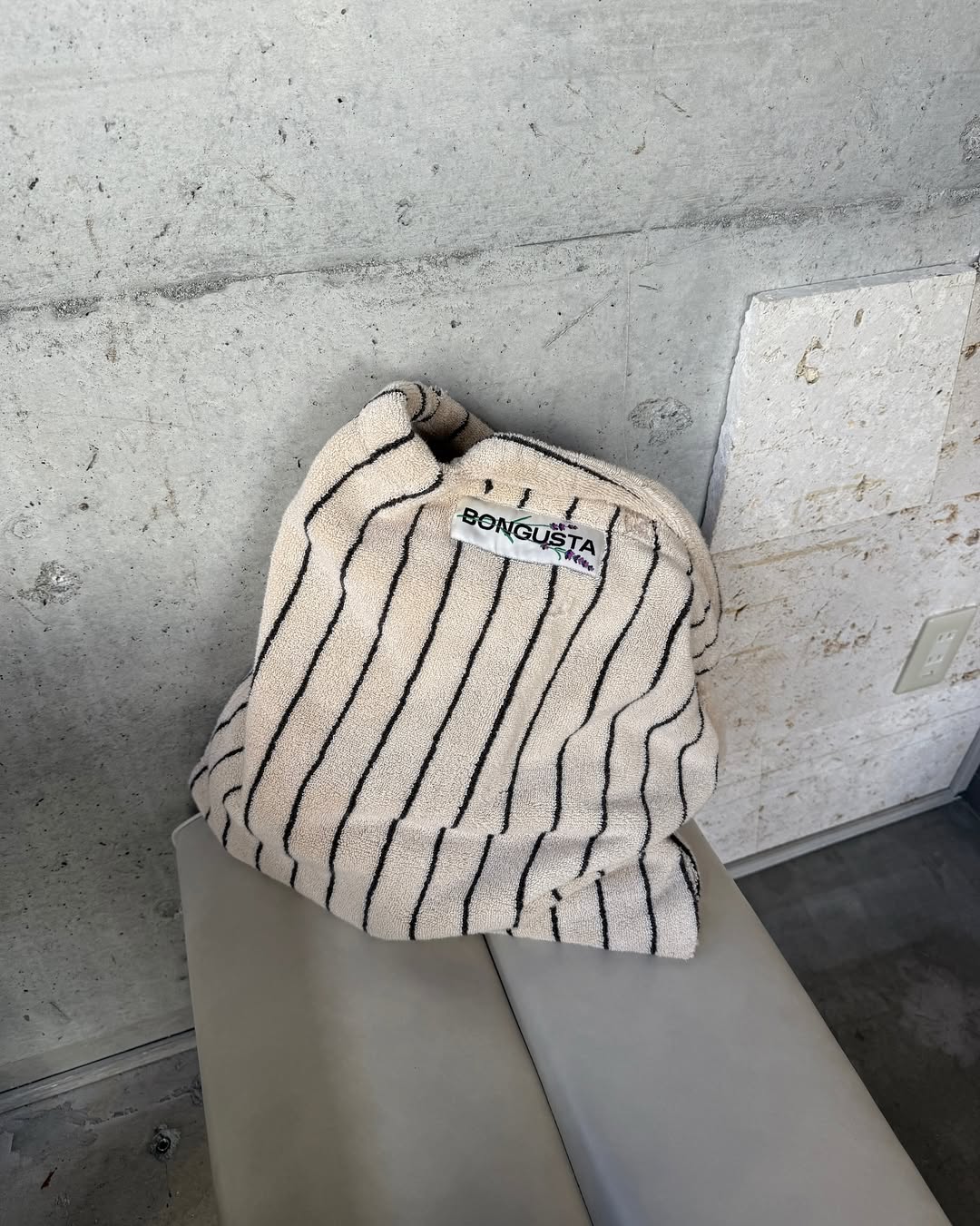 Naram Totebag, creme & ink