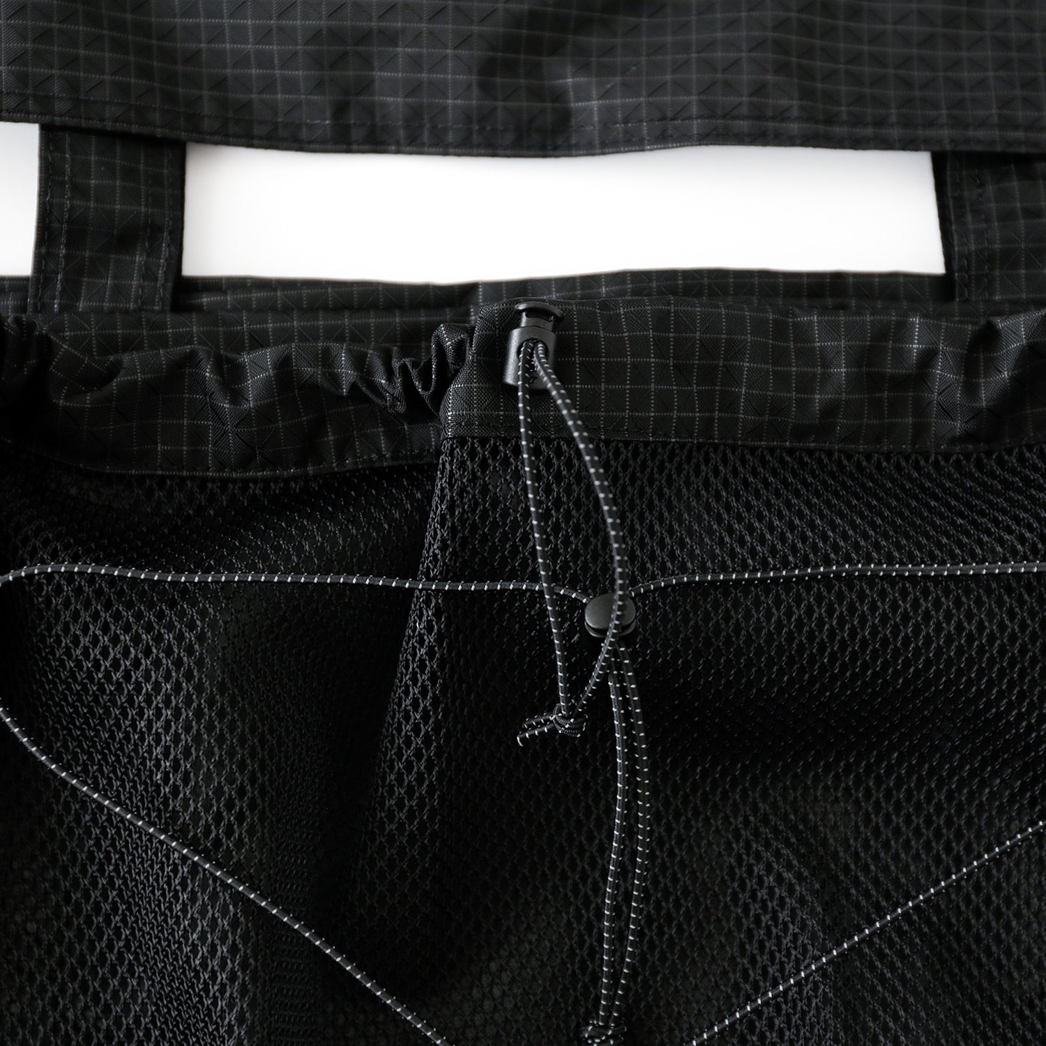 Trail Tote | Grid Black