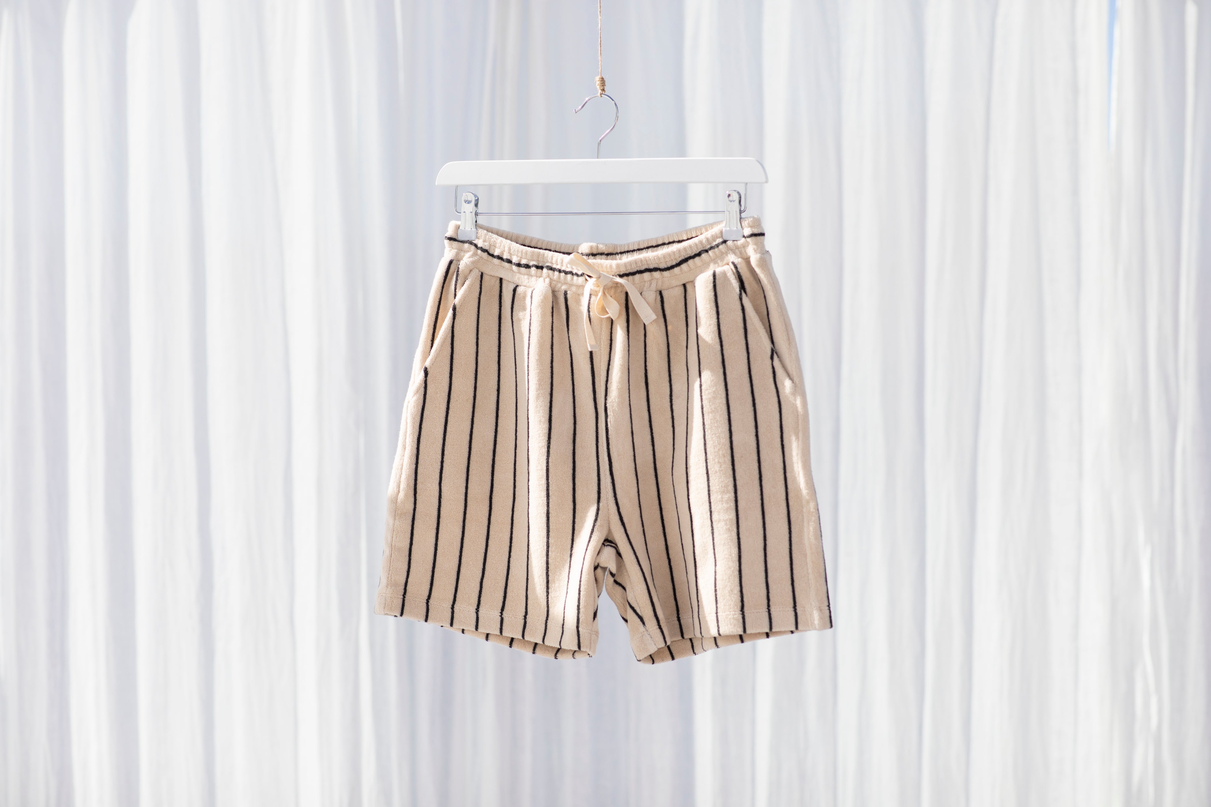 Naram Shorts, creme & ink
