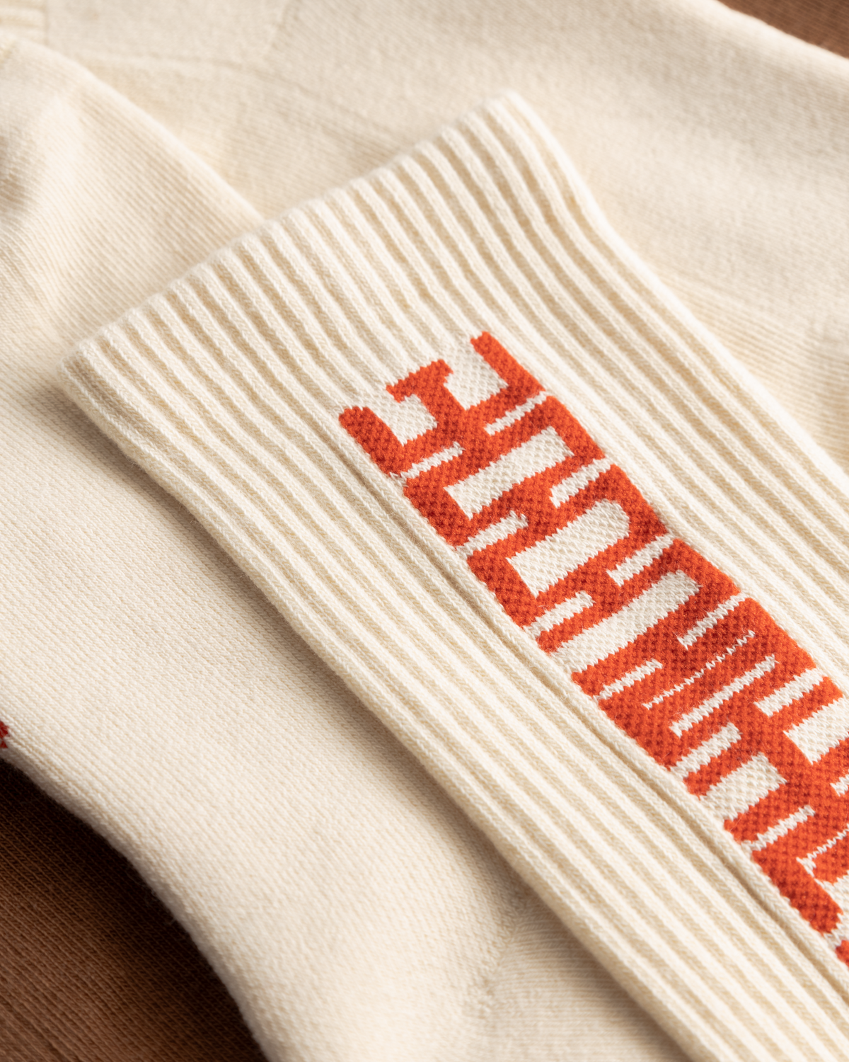 Tennis Sign Socks | Off White-brown