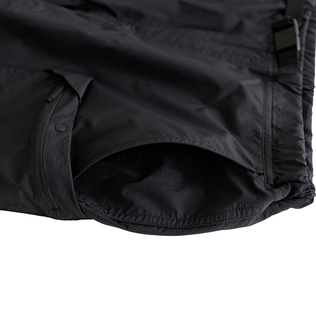 Light Cargo Shorts | Black