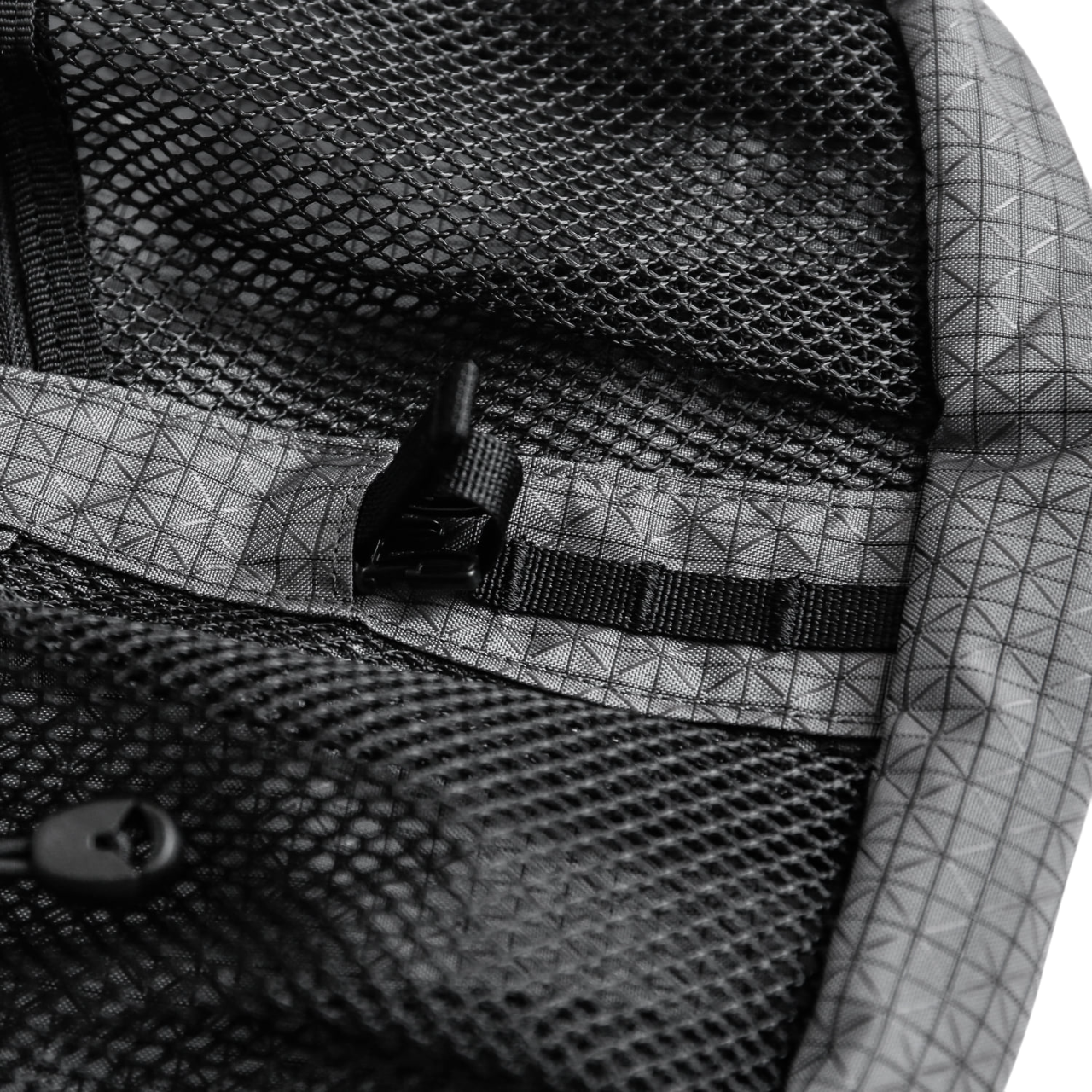 Seorak 5 Grid Mesh | Grey