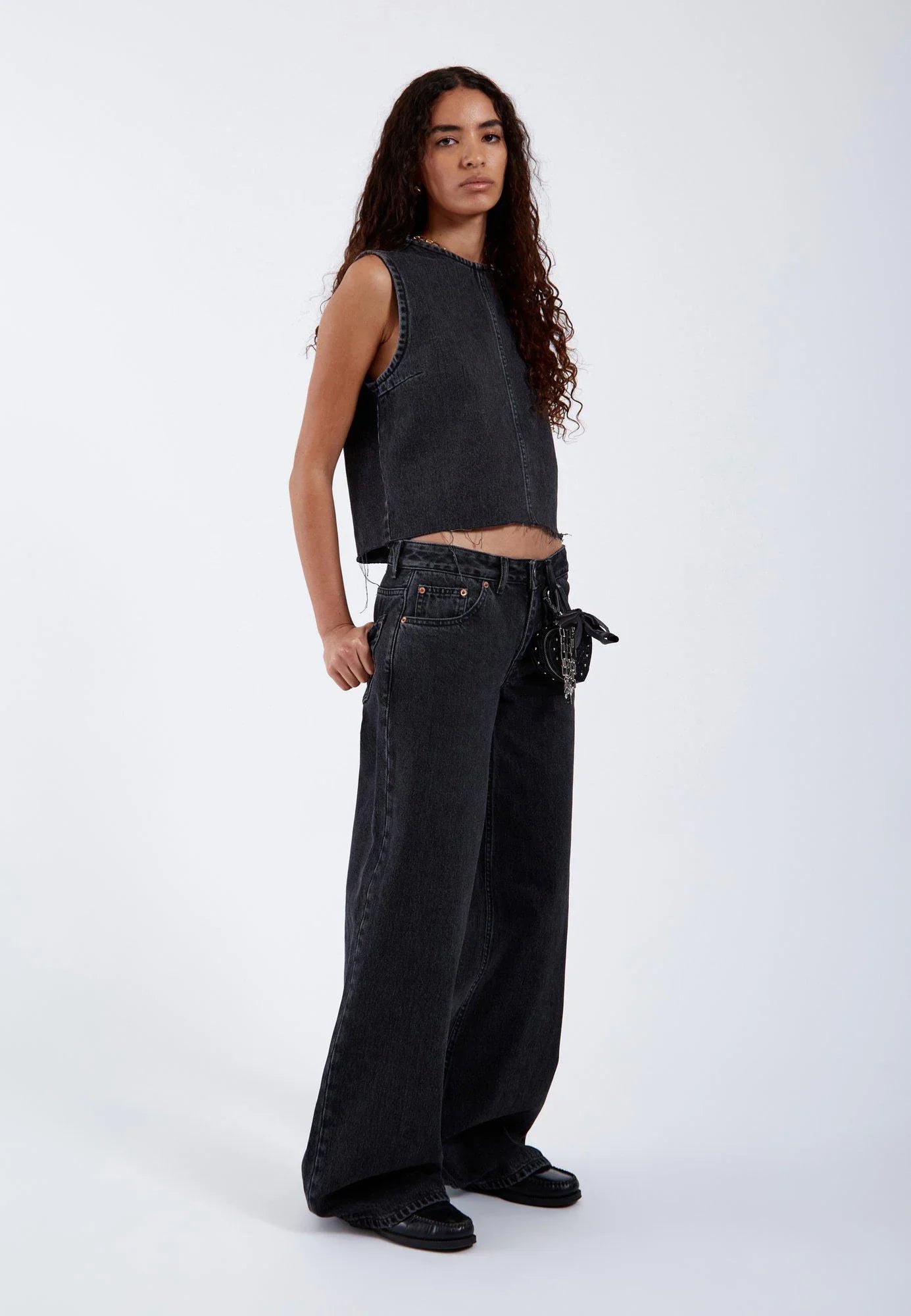 Rhue - Retro Black