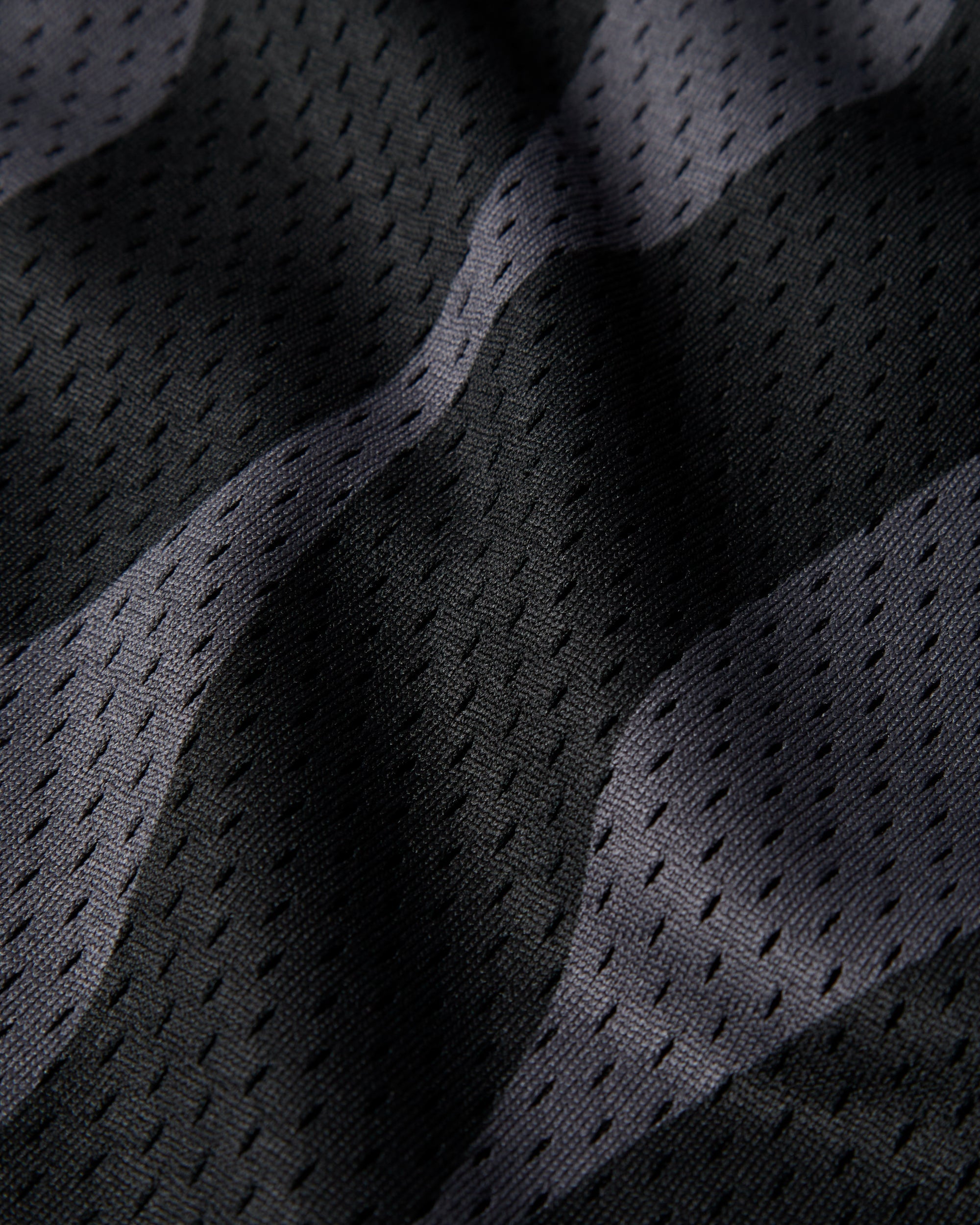 Waved Mesh Shorts | Black