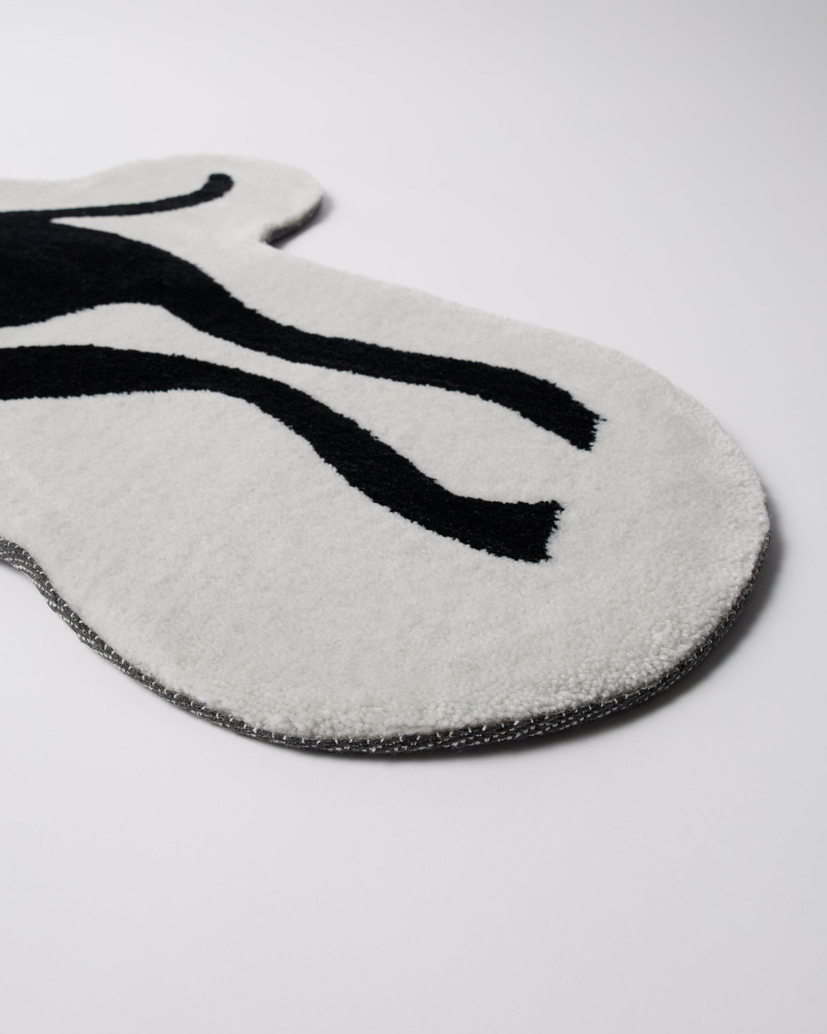 High Heel Gloves Tufted Rug | White
