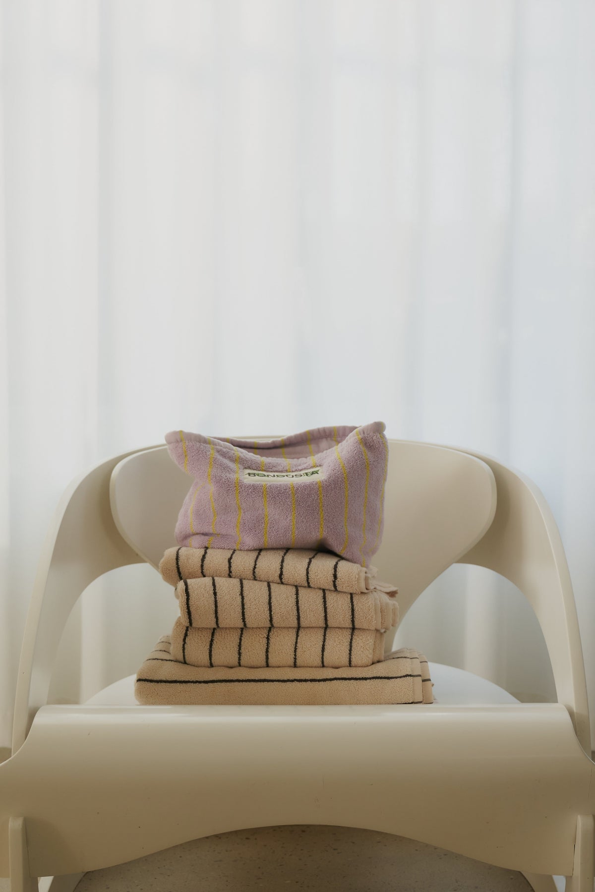 Naram Toiletry Bag, lilac & neon yellow