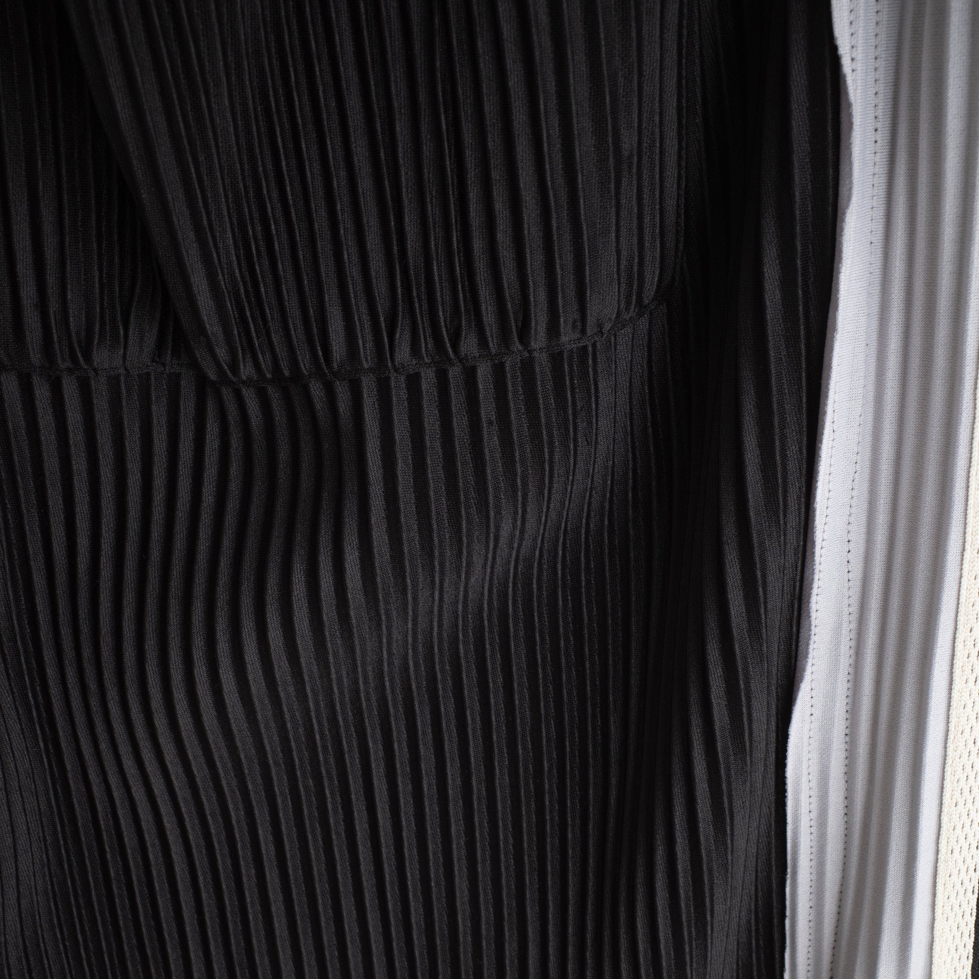 Panel Pleat Shorts | Black/Blue