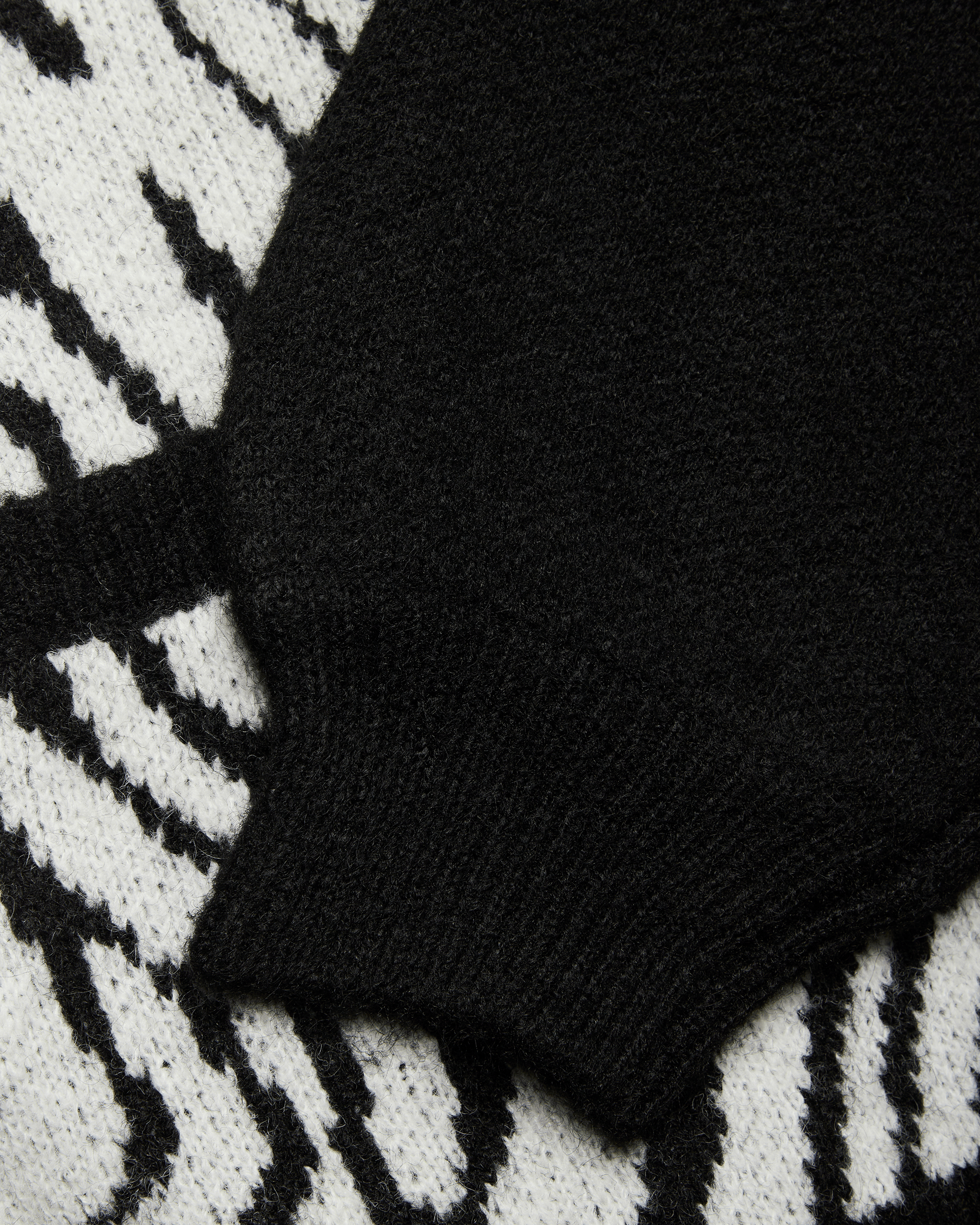 Oni Zebra Zip Cardigan | Black-white