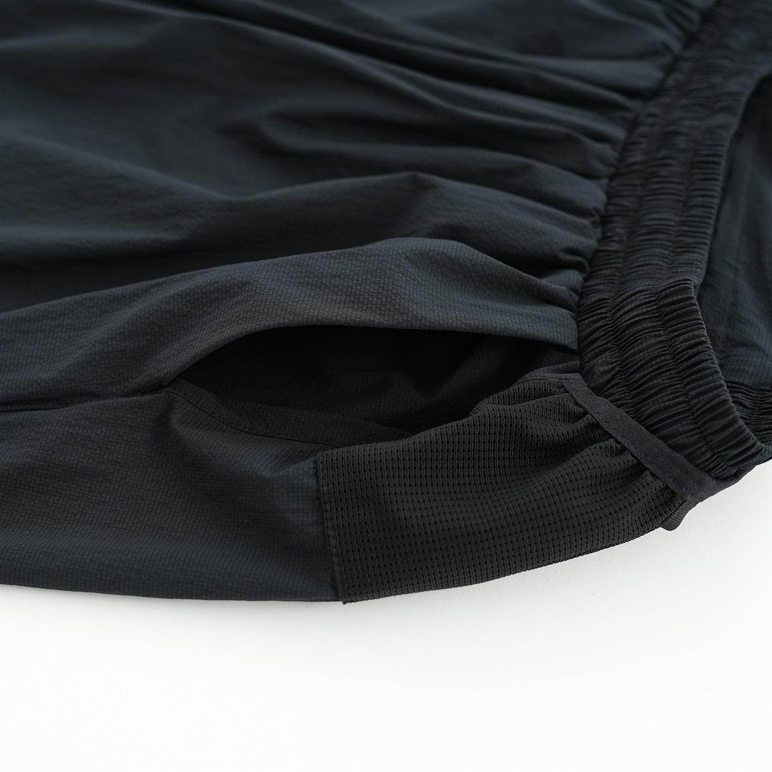 Air Breathe Shorts | Black