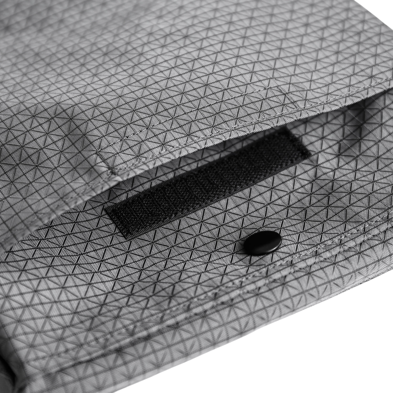 Seorak 5 Grid Mesh | Grey