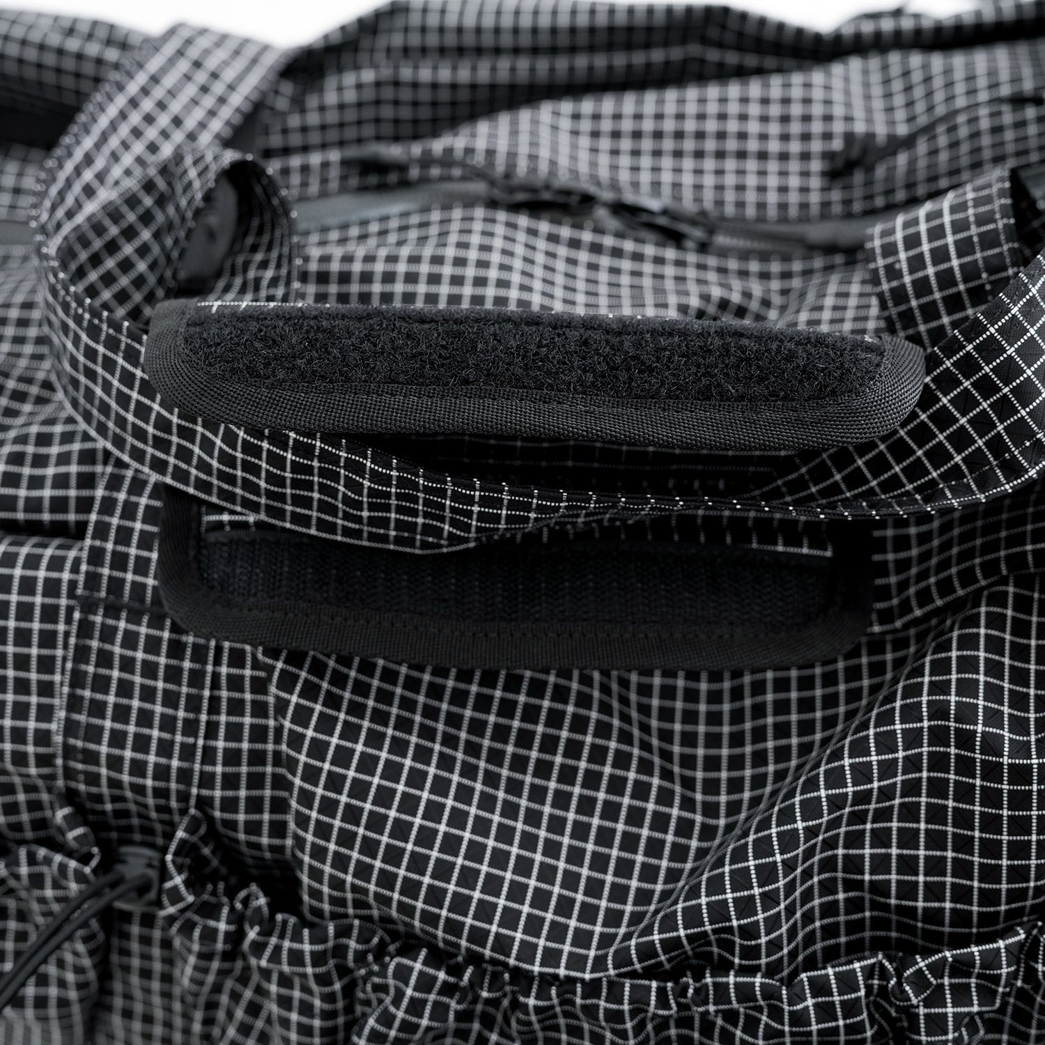 Race Bag (cayl grid) | Black